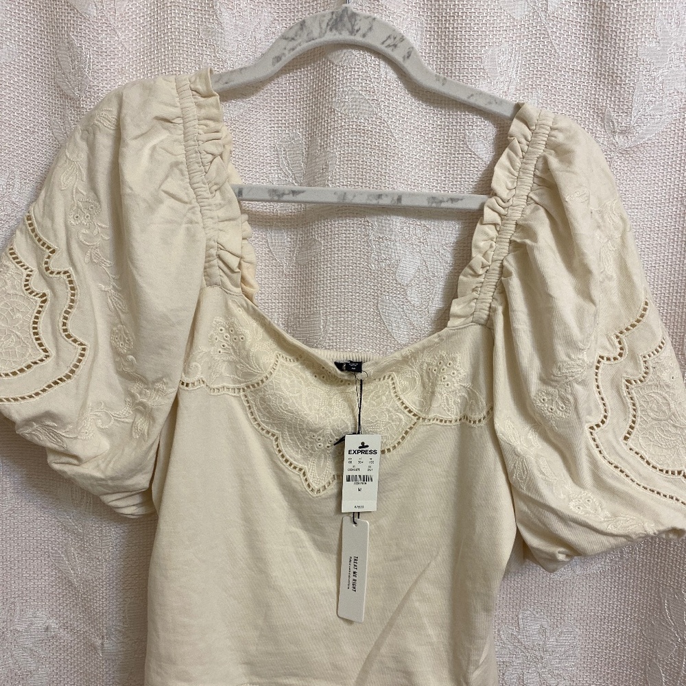 Express women’s top NWT